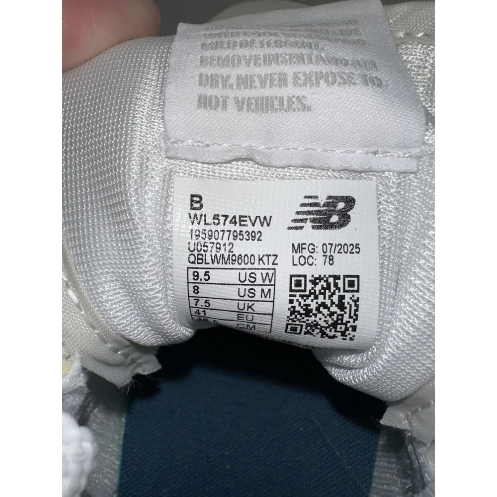 New Balance 574 Classic WL574EVW Ivory Sneakers Womens 9.5 B Suede Mesh Athletic